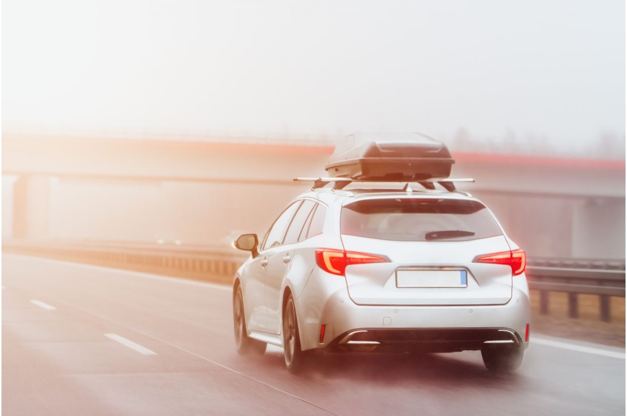 Co spakować do boxa dachowego na kemping