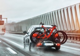 Jaki bagażnik rowerowy na dach czy na hak?